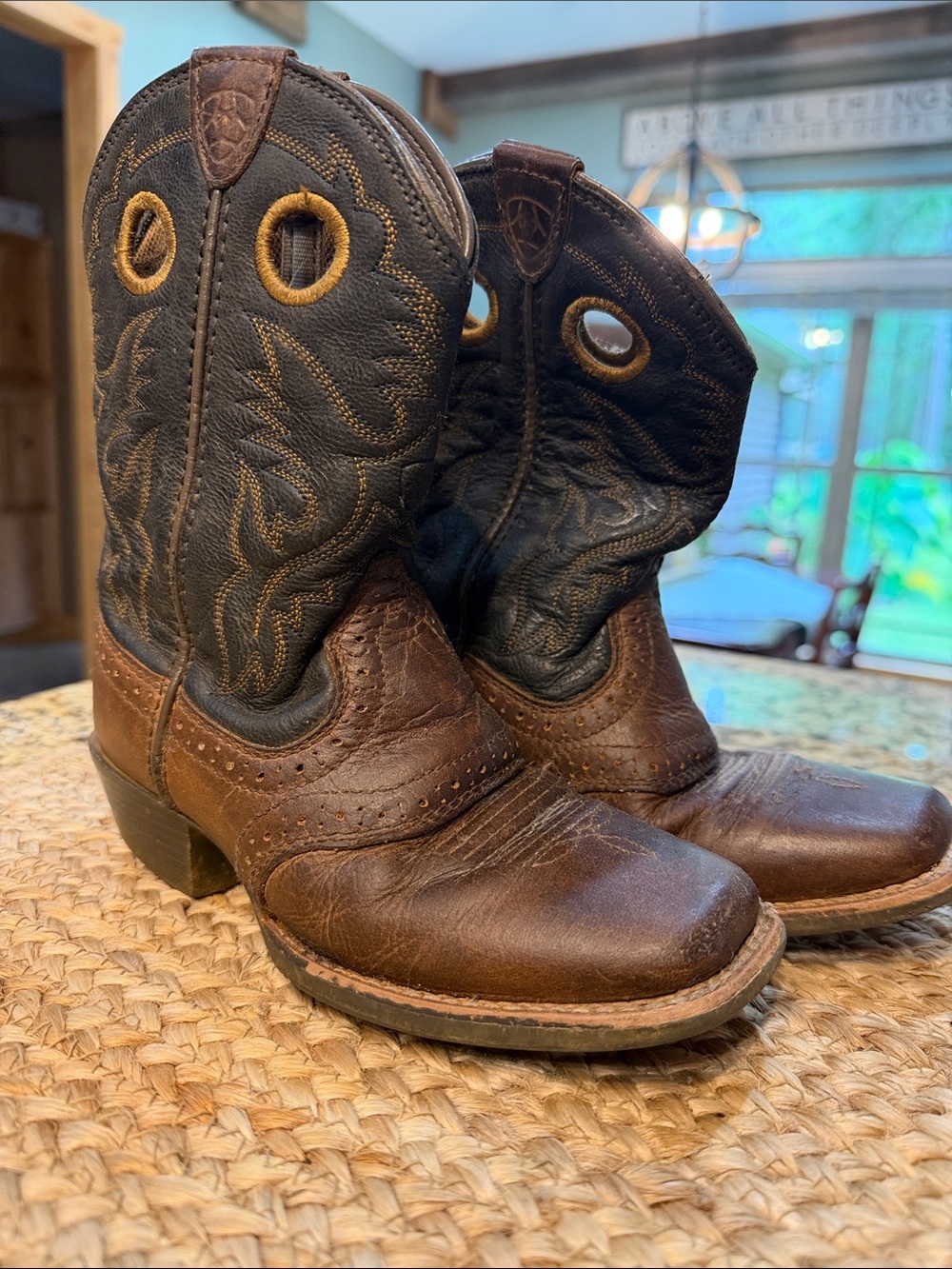 4LR Ariat Boys Boots Size 12